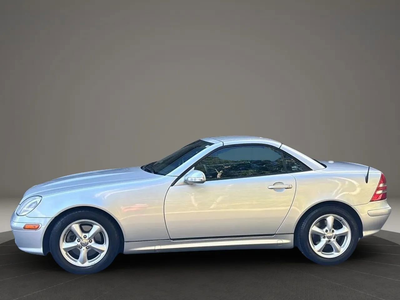 Used 2001 Mercedes-Benz SLK 320 image 8
