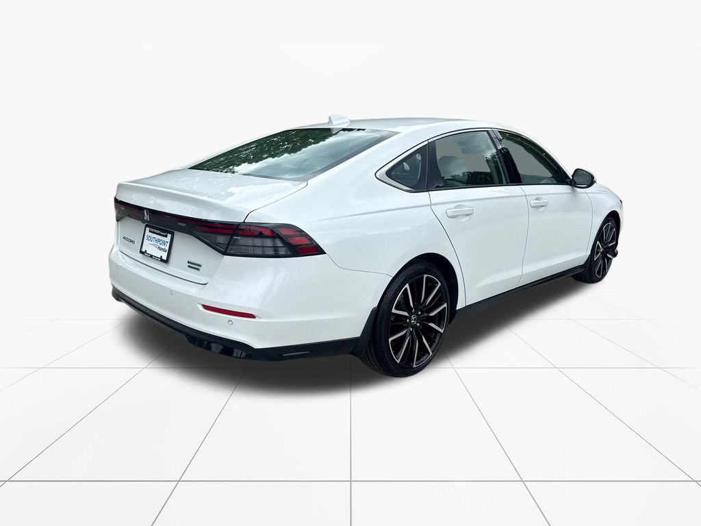 Used 2024 Honda Accord Touring image 8