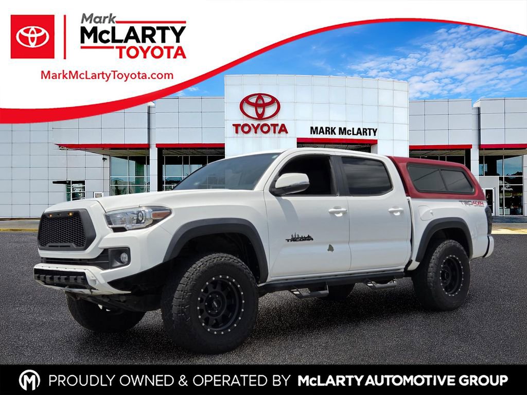 Used 2017 Toyota Tacoma TRD Off-Road AWD/4WD image 1