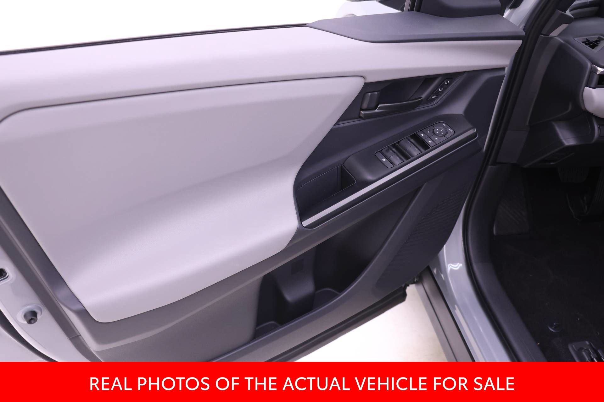 New 2026 Toyota C-HR AWD/4WD image 9