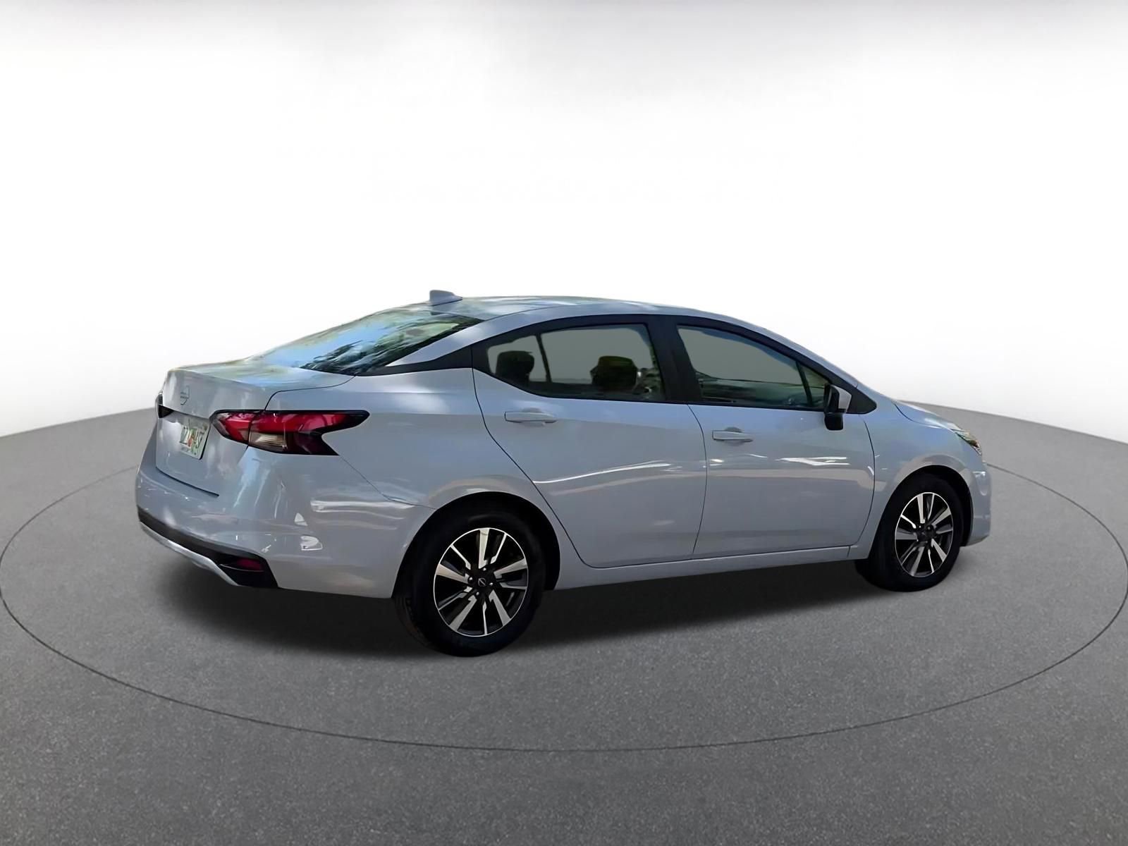 Used 2025 Nissan Versa SV FWD image 15