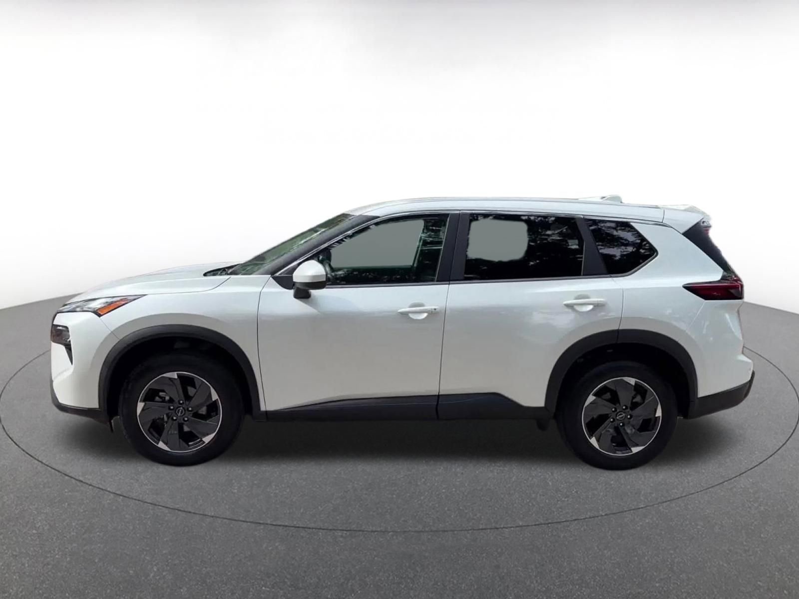Used 2025 Nissan Rogue SV FWD image 9