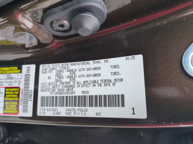 Used 2025 Toyota Tundra Limited AWD/4WD image 24