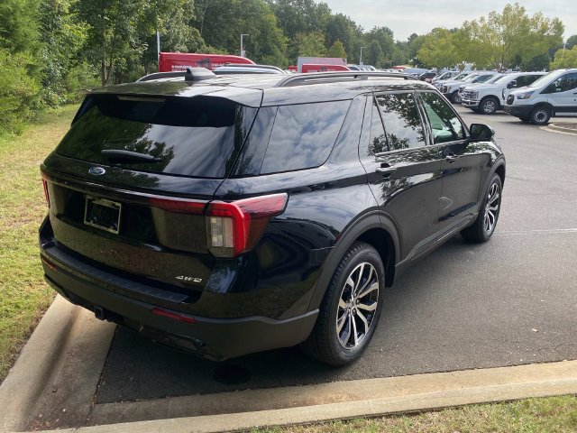 Used 2025 Ford Explorer ST-Line AWD/4WD image 34