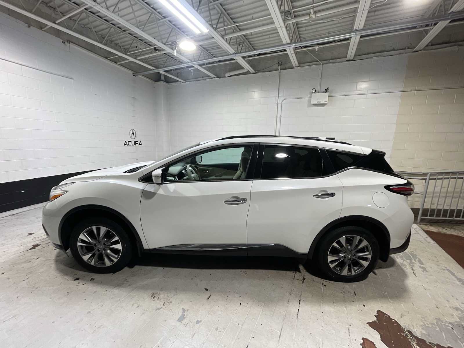 Used 2016 Nissan Murano SV w/ Premium Package AWD/4WD image 3