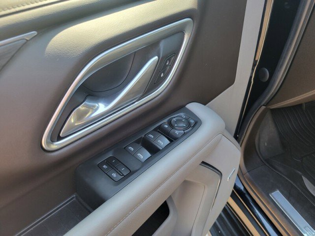 Used 2021 GMC Yukon XL SLT w/ SLT Premium Package image 14