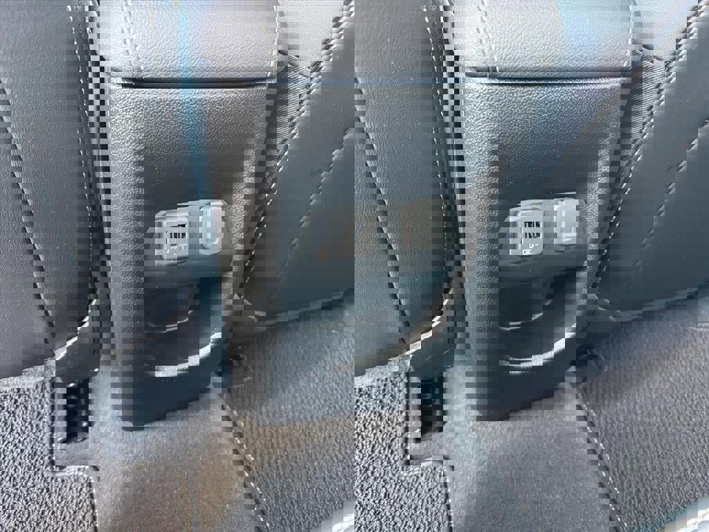 Certified 2022 GMC Canyon Denali image 7