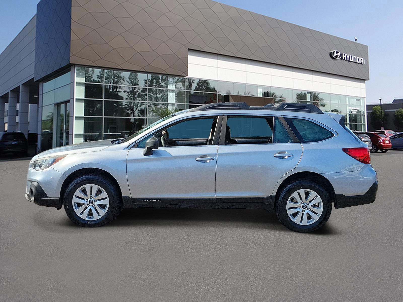 Used 2018 Subaru Outback 2.5i AWD/4WD image 3