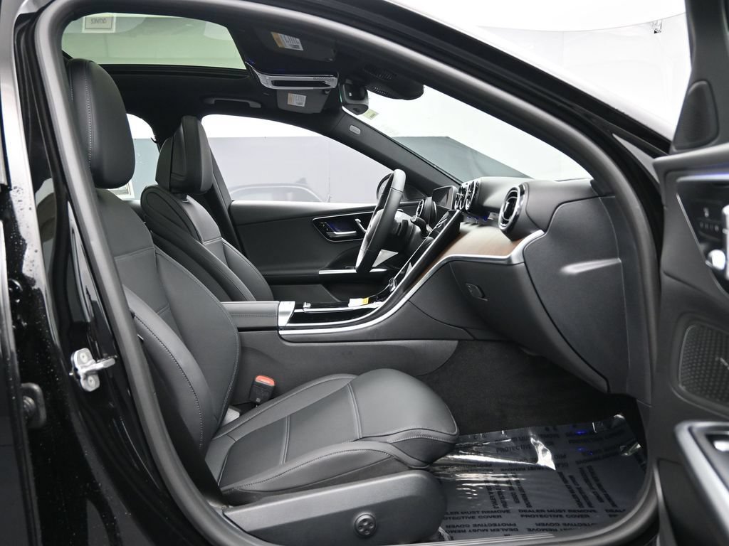Used 2025 Mercedes-Benz C 300 4MATIC Sedan image 23