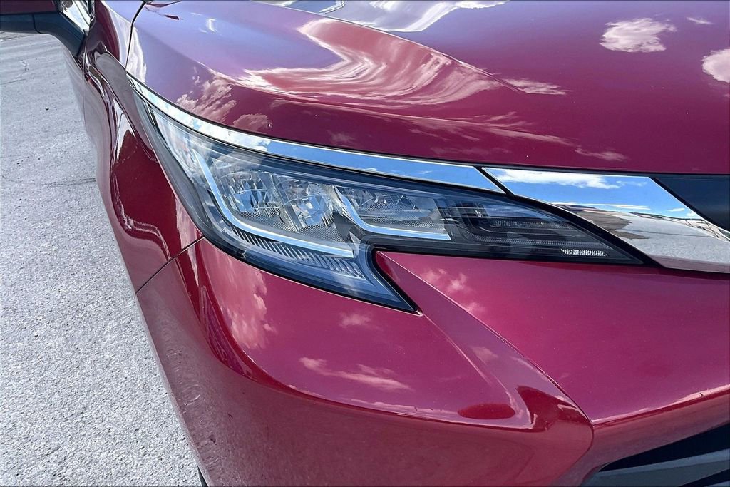 Used 2023 Toyota Sienna XLE FWD image 33