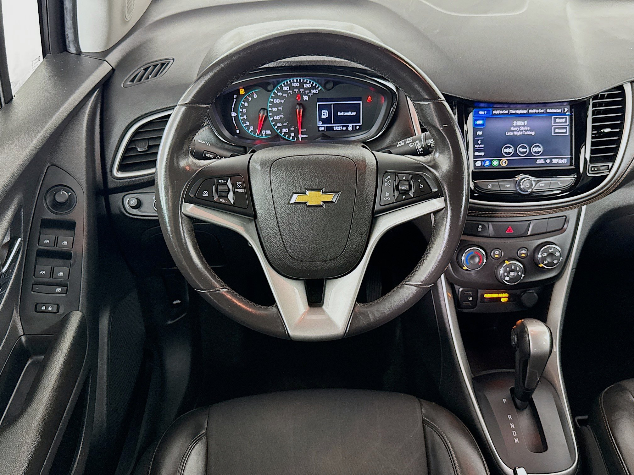 Used 2022 Chevrolet Trax LT w/ LT Convenience Package FWD image 15