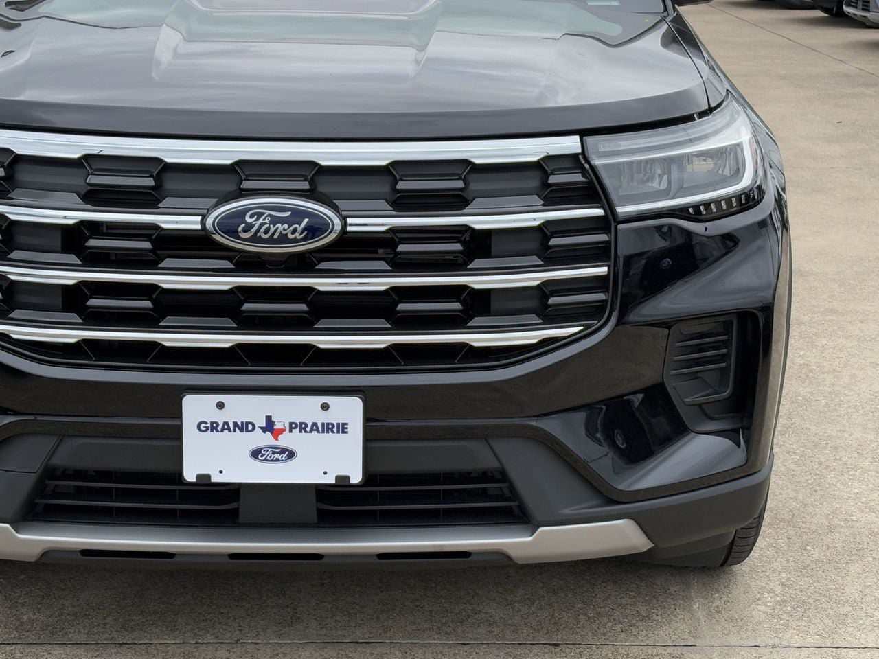 New 2026 Ford Explorer Active RWD image 8