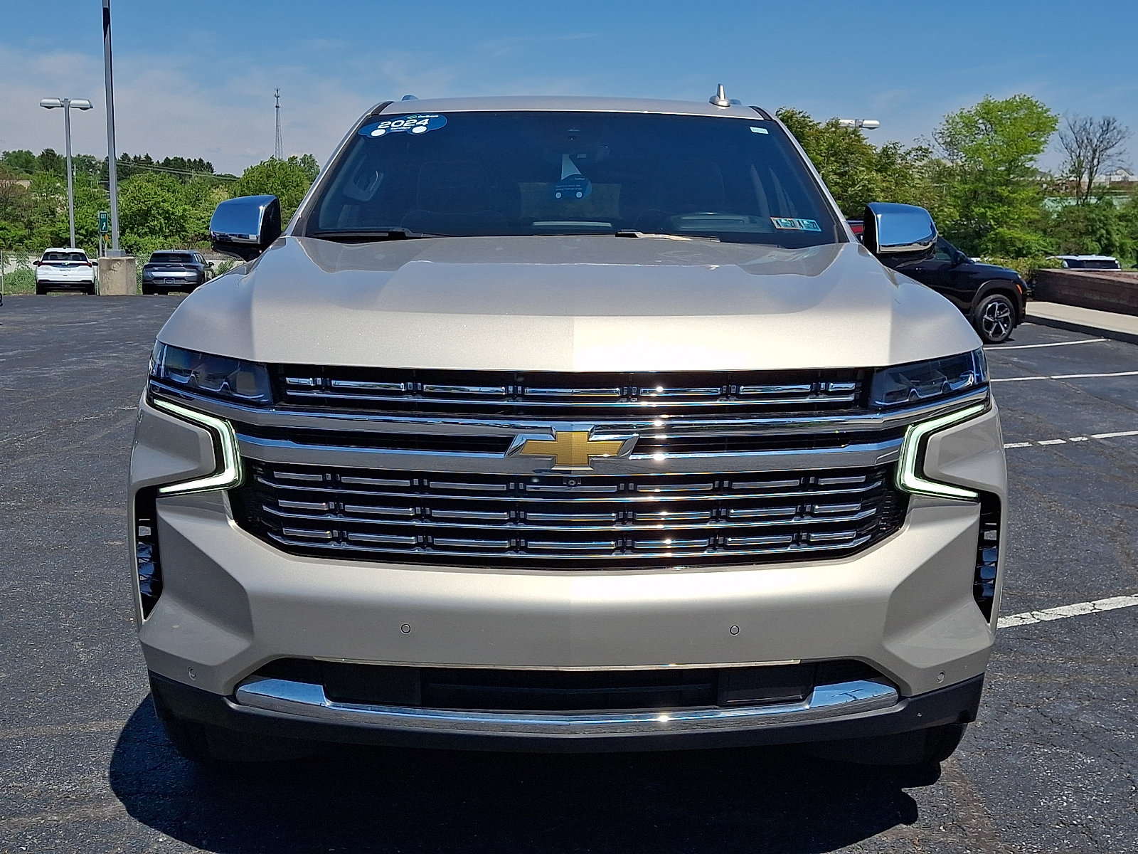 Certified 2024 Chevrolet Suburban Premier AWD/4WD image 2