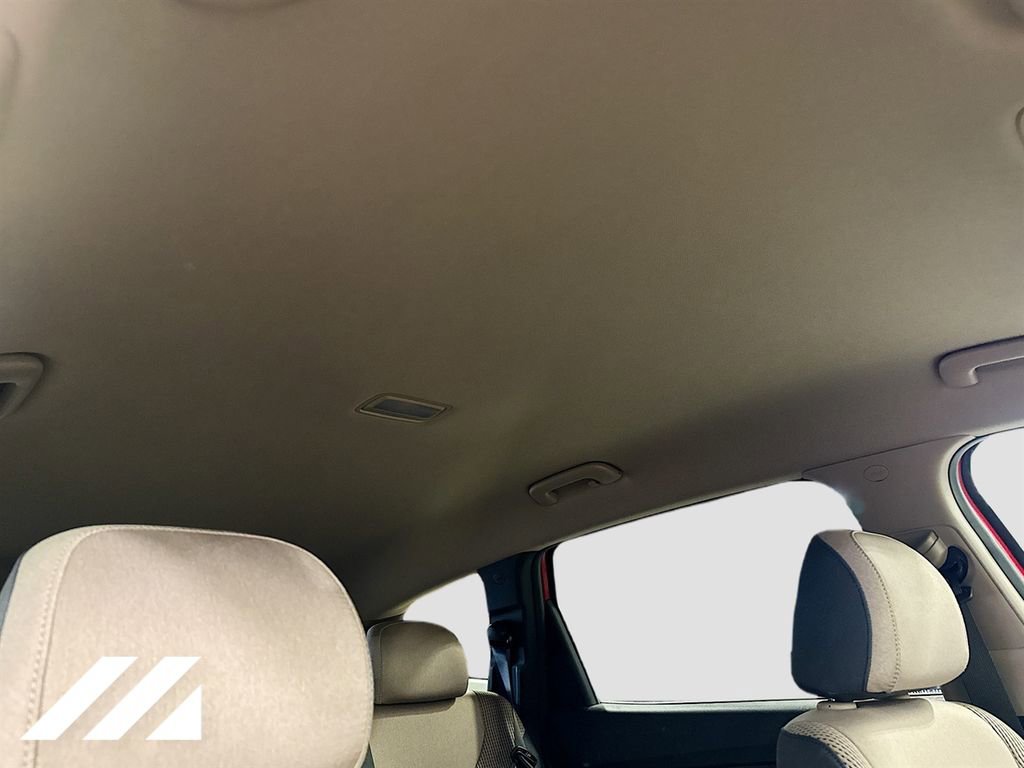 Used 2020 Hyundai Santa Fe SE image 30