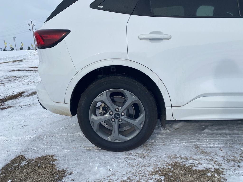 Used 2023 Ford Escape ST-Line image 9