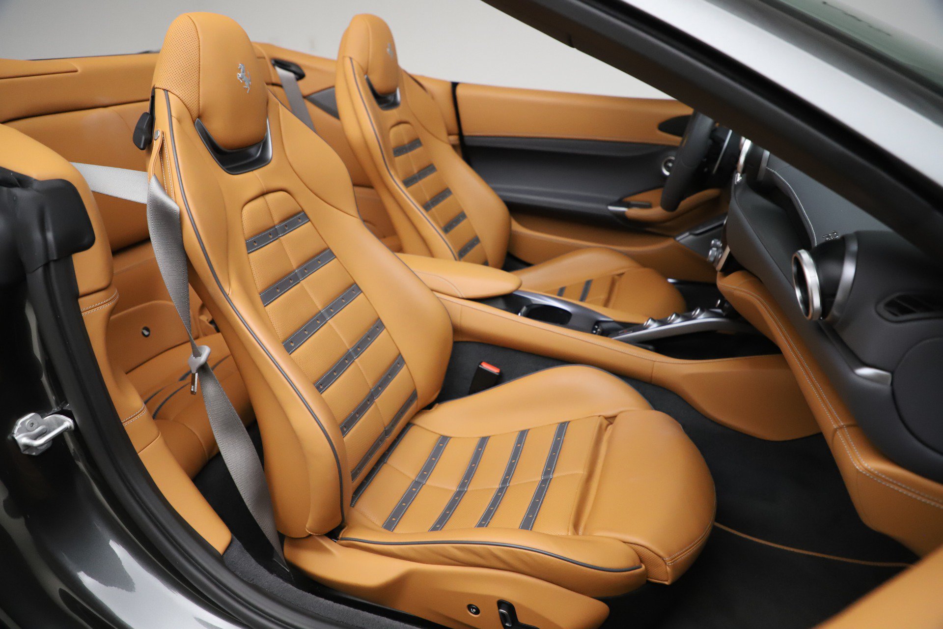Certified 2020 Ferrari Portofino RWD image 26
