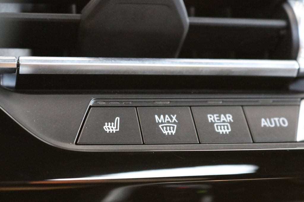 Used 2025 BMW Z4 sDrive30i RWD image 19