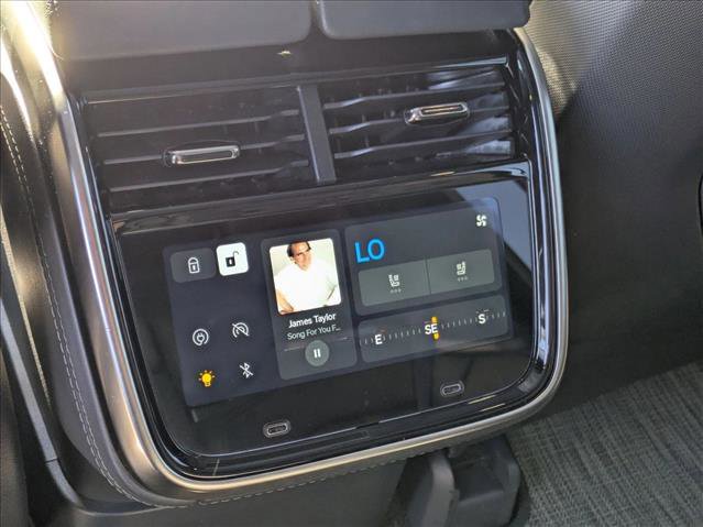 Used 2022 Rivian R1S Launch Edition image 18