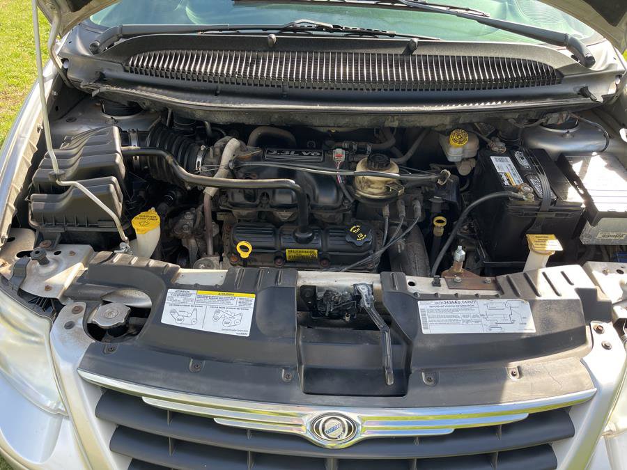 Used 2005 Chrysler Town & Country LX w/ Popular Equipment Group II image 18