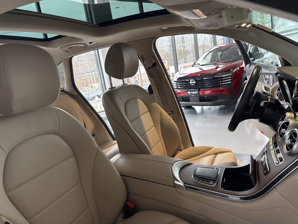 Used 2020 Mercedes-Benz GLC 300 4MATIC image 28