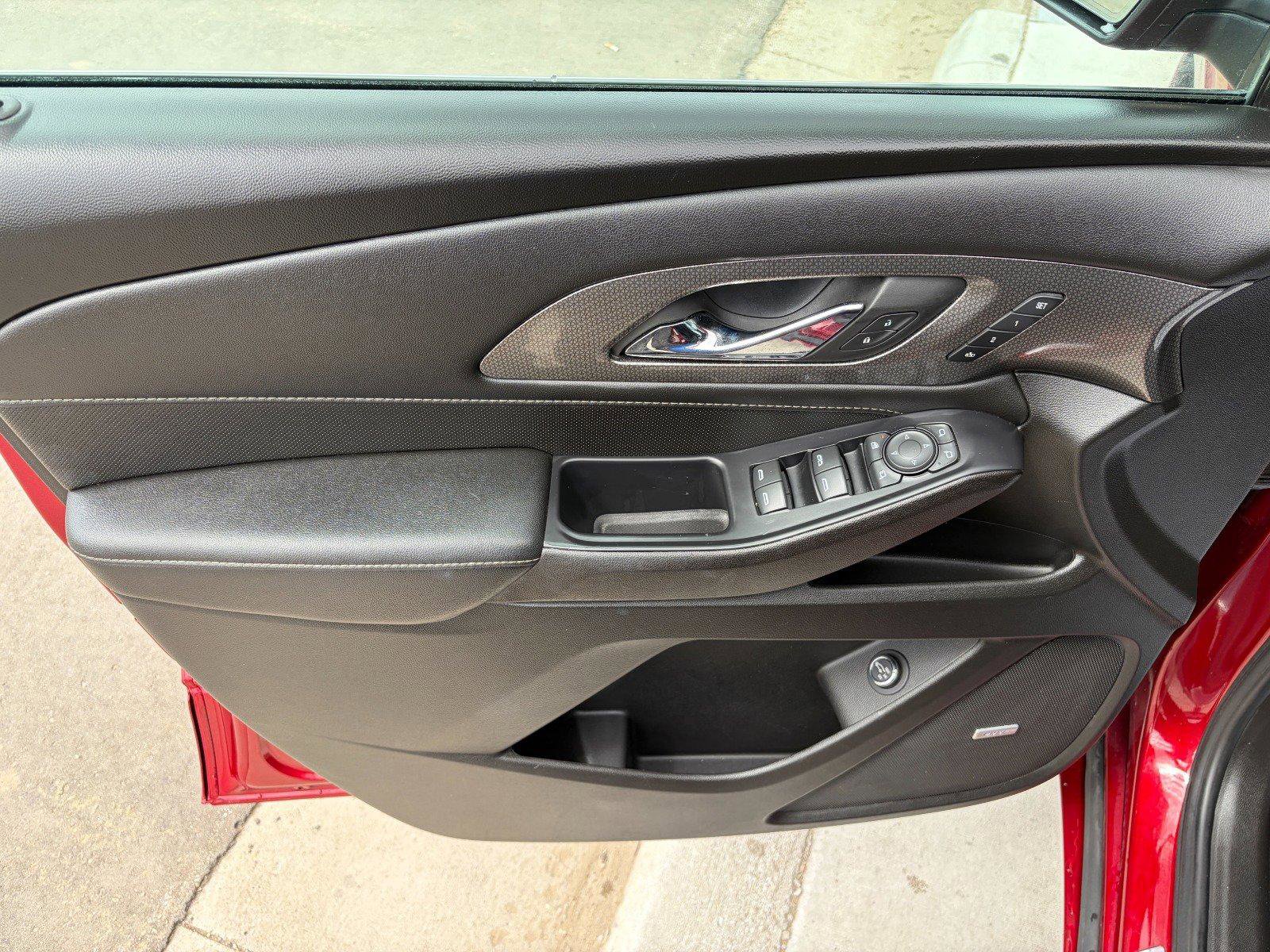 Used 2022 Chevrolet Traverse Premier w/ LPO, Floor Liner Package AWD/4WD image 9