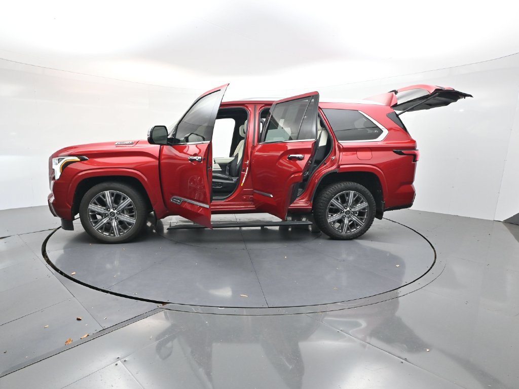 Used 2023 Toyota Sequoia Capstone AWD/4WD image 37