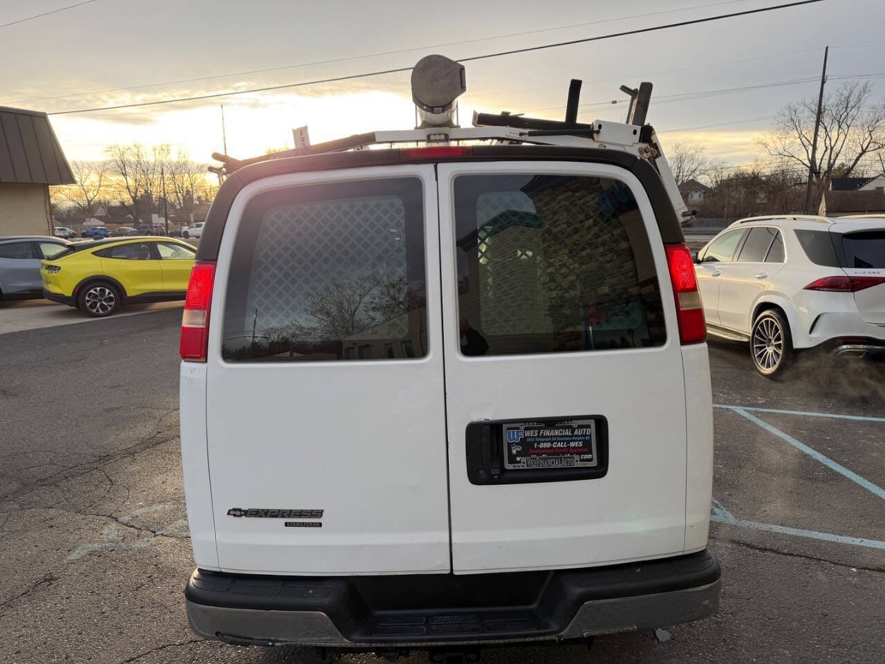 Used 2014 Chevrolet Express 2500 RWD image 13