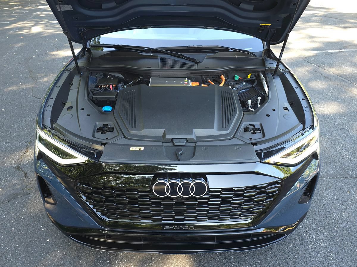 Used 2024 Audi Q8 e-tron Premium AWD/4WD image 69