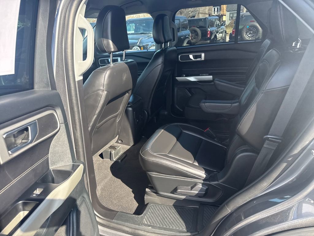 Used 2023 Ford Explorer XLT w/ Equipment Group 202A image 16