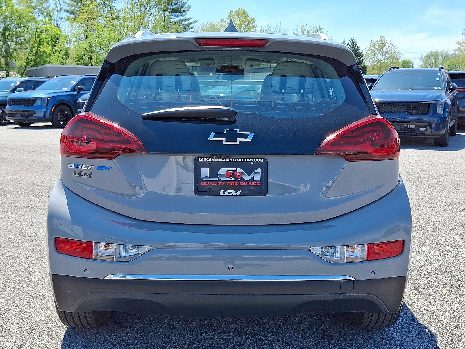 Used 2020 Chevrolet Bolt Premier w/ Infotainment Package FWD image 6