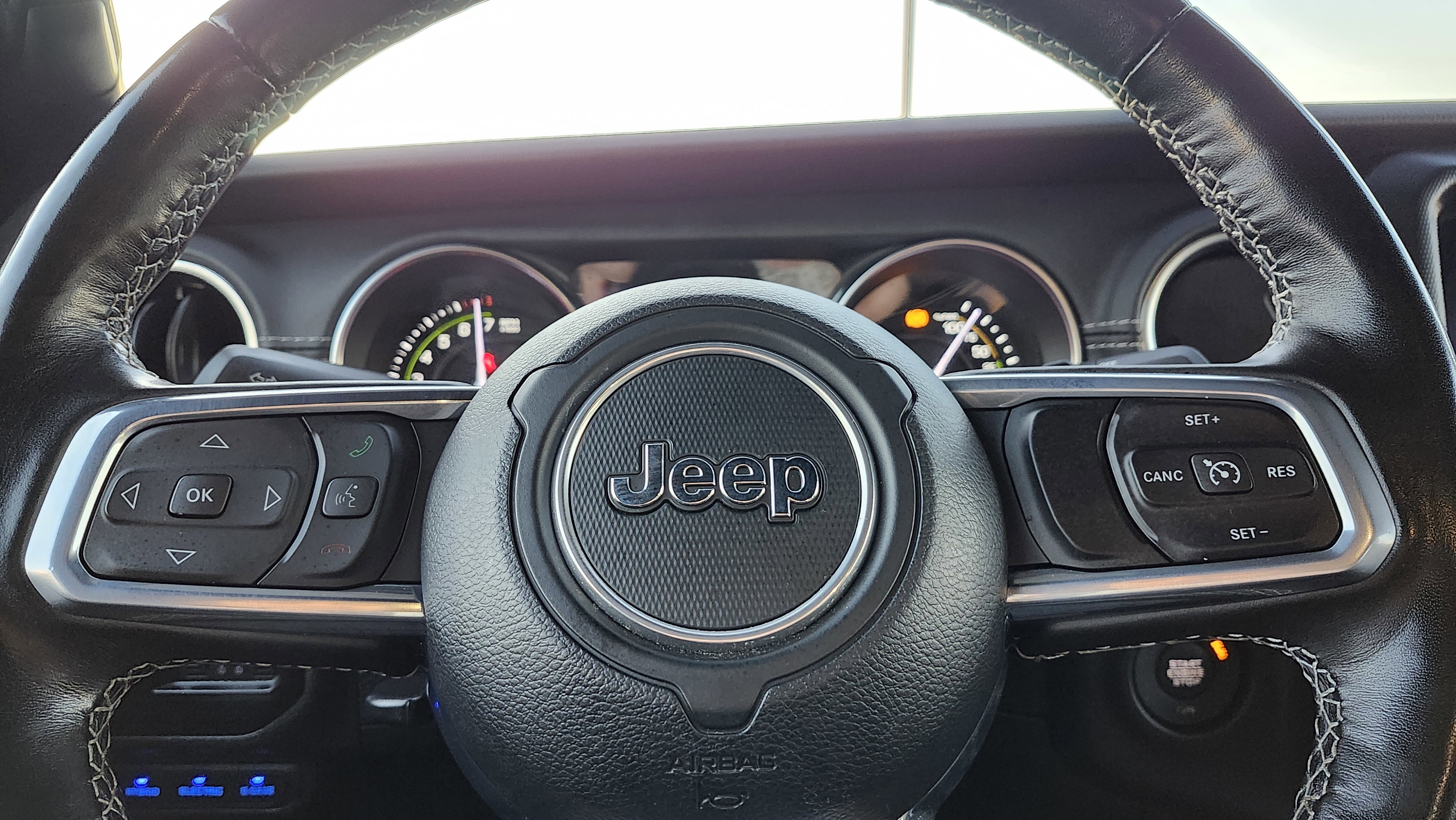 Used 2022 Jeep Wrangler Unlimited Sahara w/ Cold Weather Group image 27