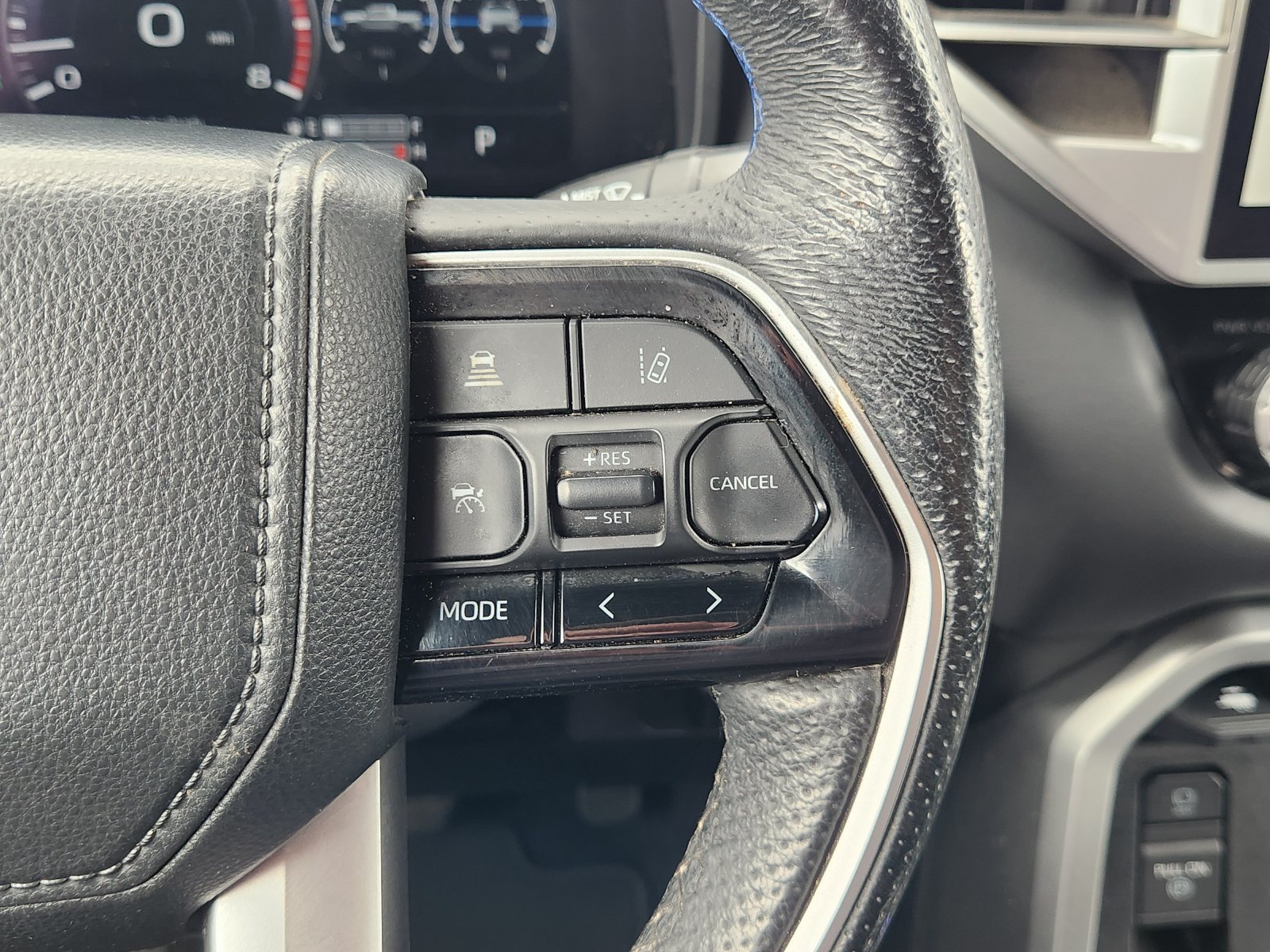 Used 2024 Toyota Tundra Platinum AWD/4WD image 32