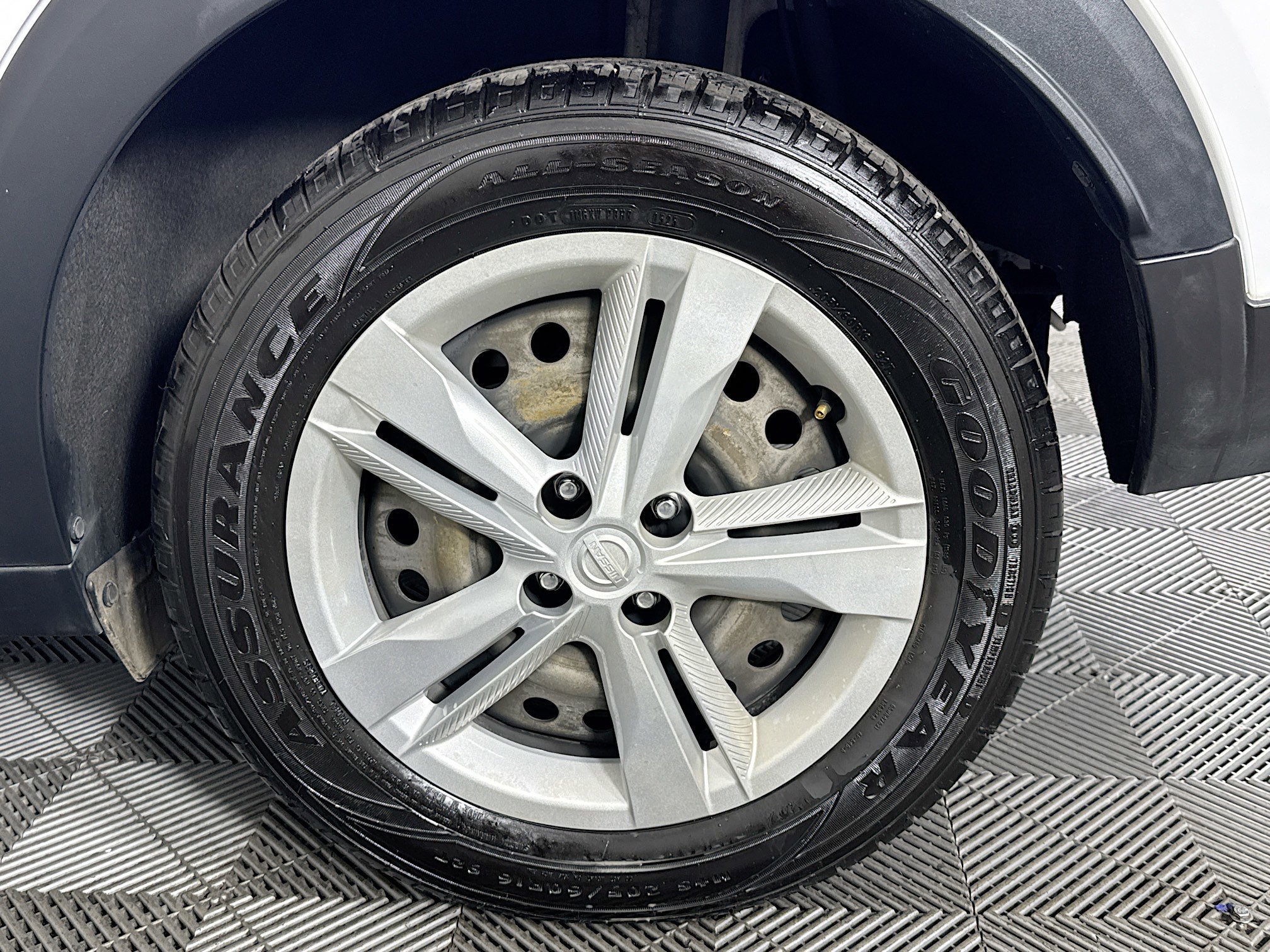 Used 2022 Nissan Kicks S image 36