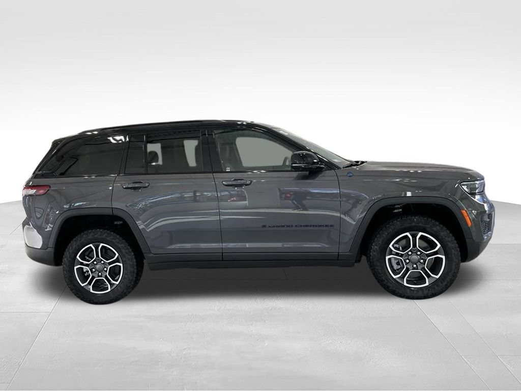 New 2024 Jeep Grand Cherokee Trailhawk w/ Advanced Protech Group II AWD/4WD image 3