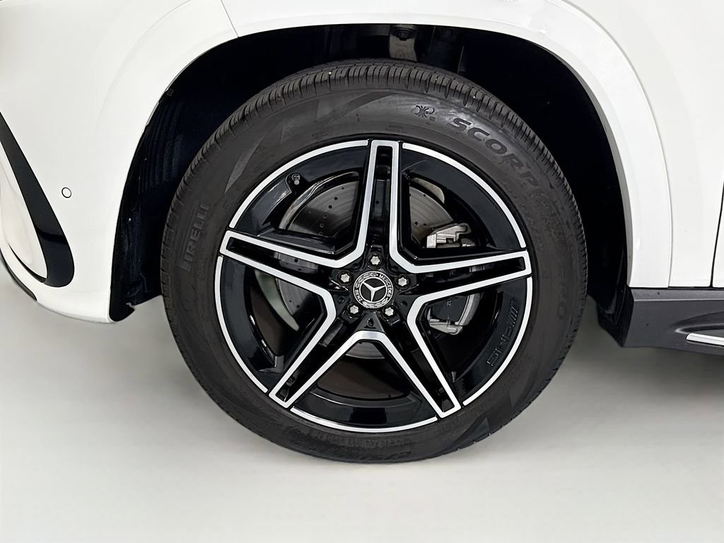 Certified 2025 Mercedes-Benz GLS 450 4MATIC image 31