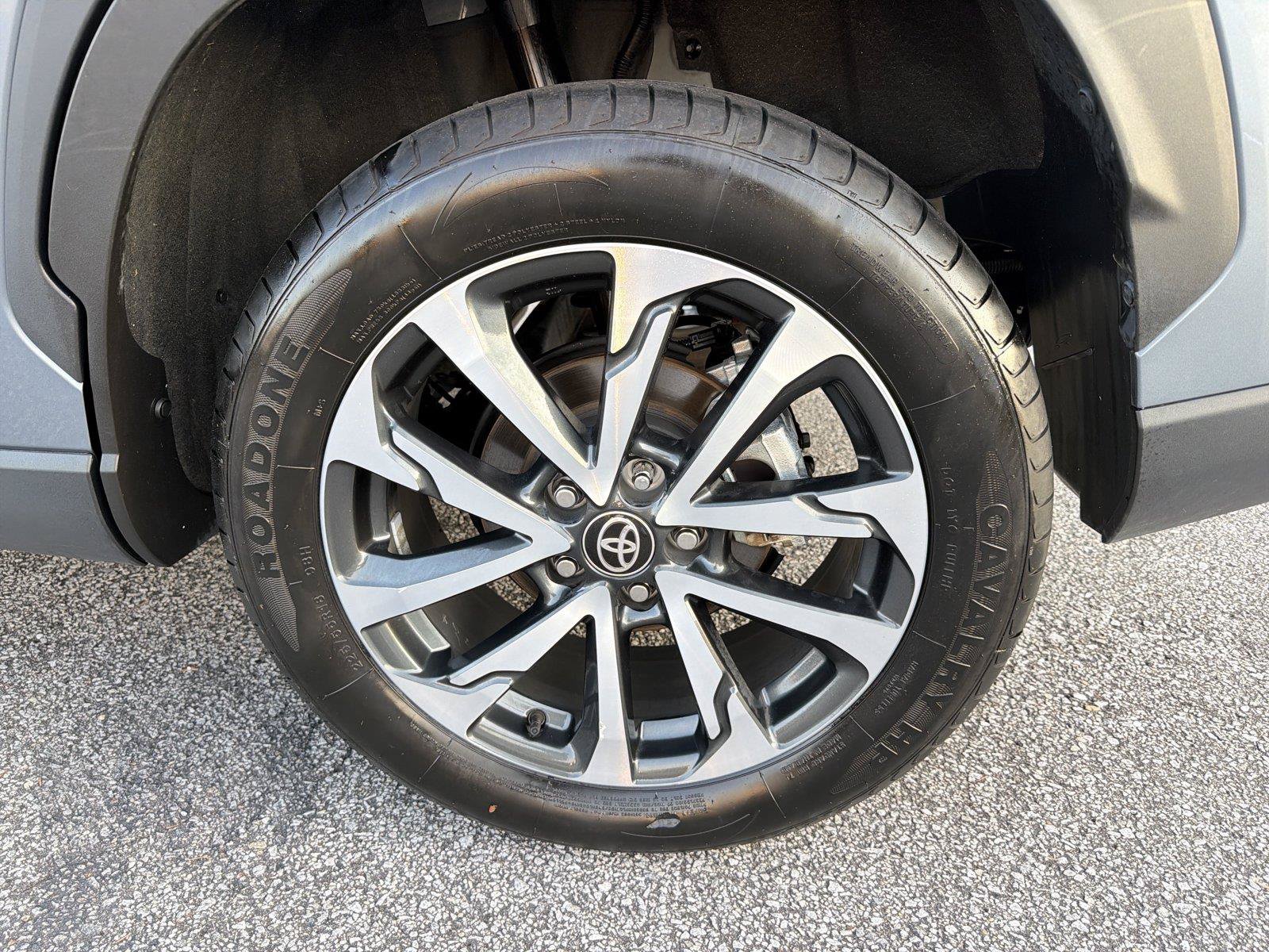 Used 2025 Toyota Corolla Cross XLE FWD image 18