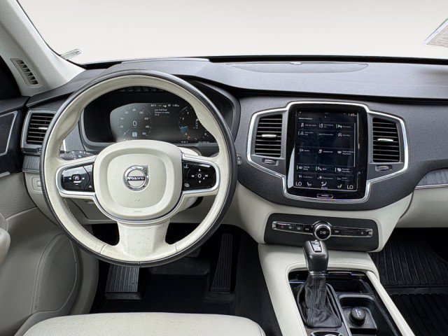 Used 2020 Volvo XC90 T6 Momentum w/ Protection Package Premier AWD/4WD image 2