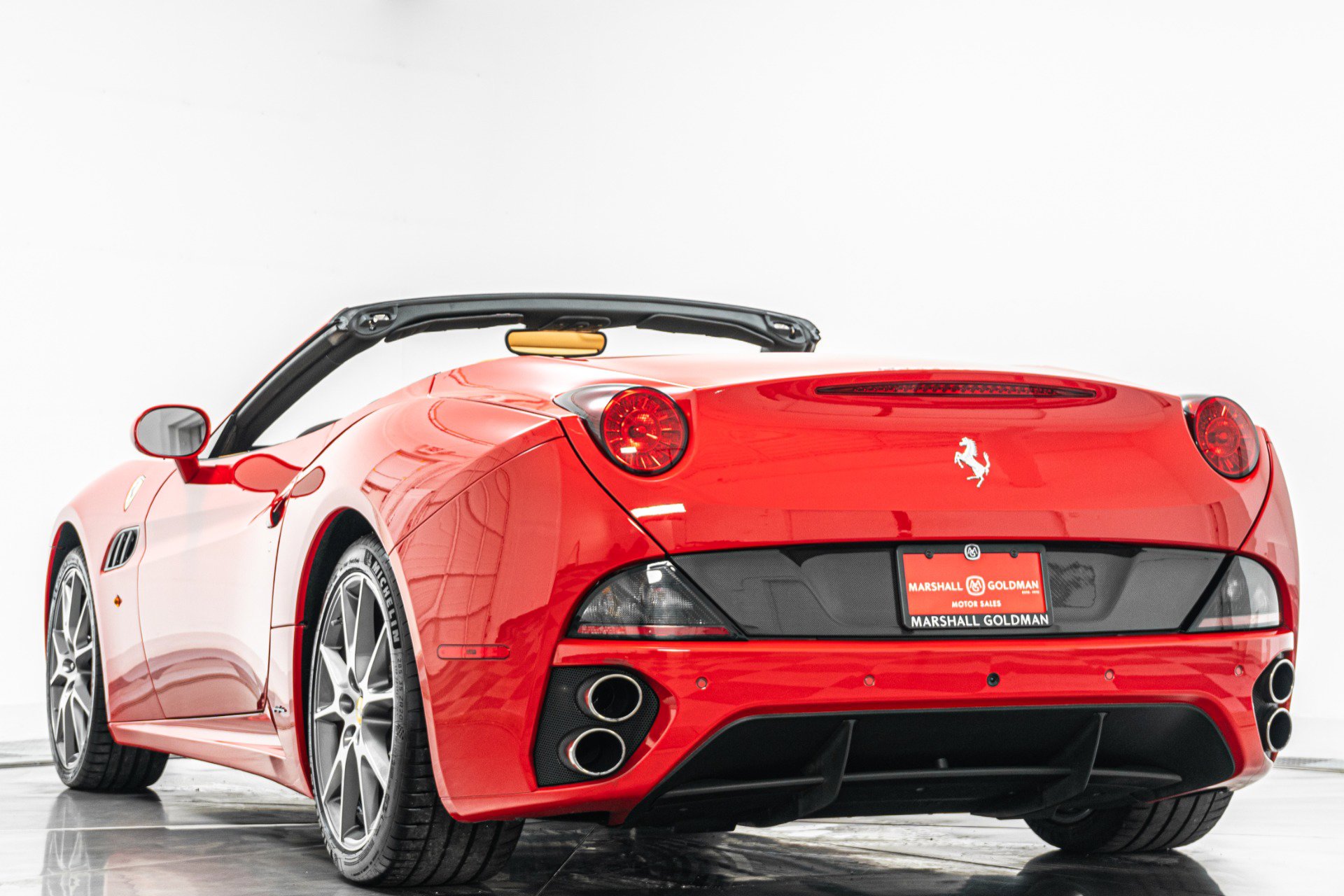 Used 2013 Ferrari California RWD image 7