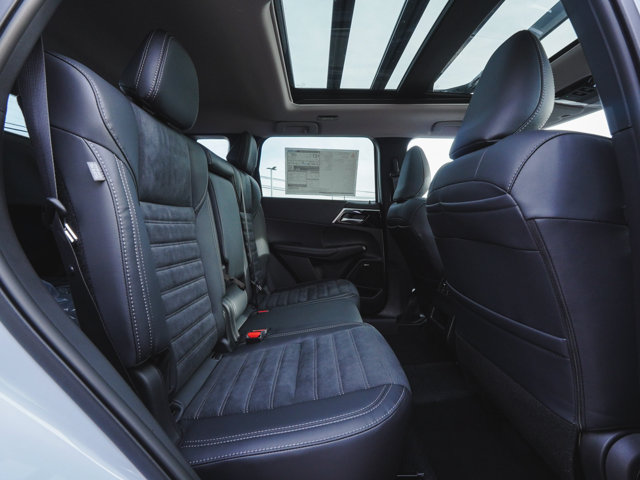 New 2026 Mitsubishi Outlander AWD image 37