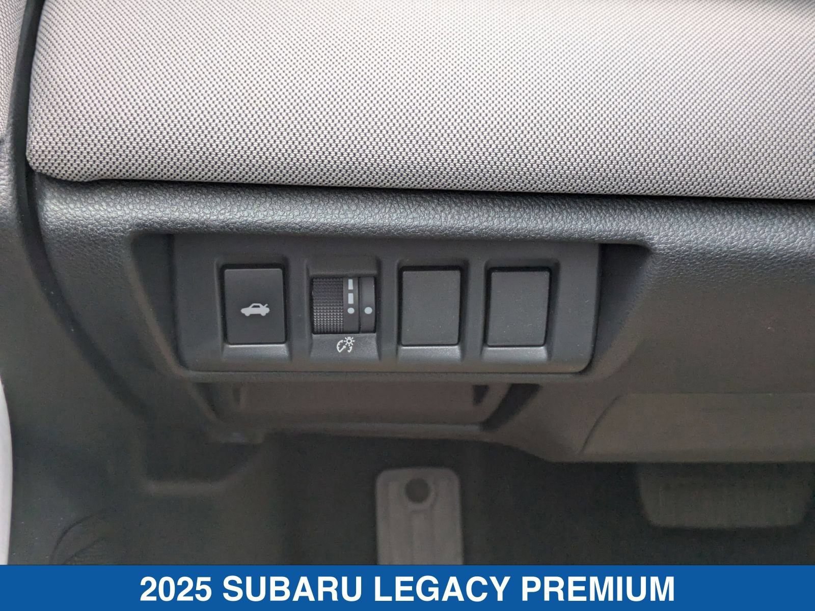 Certified 2025 Subaru Legacy Premium AWD/4WD image 17