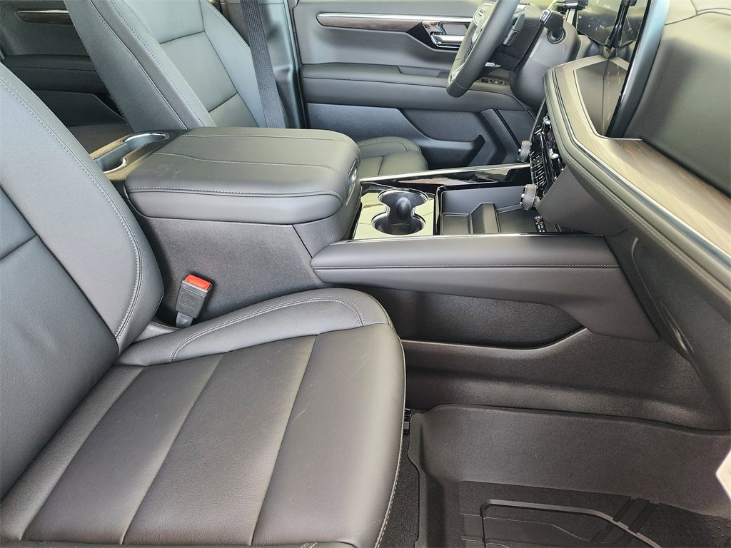 New 2026 Chevrolet Suburban LT w/ Comfort Package image 11