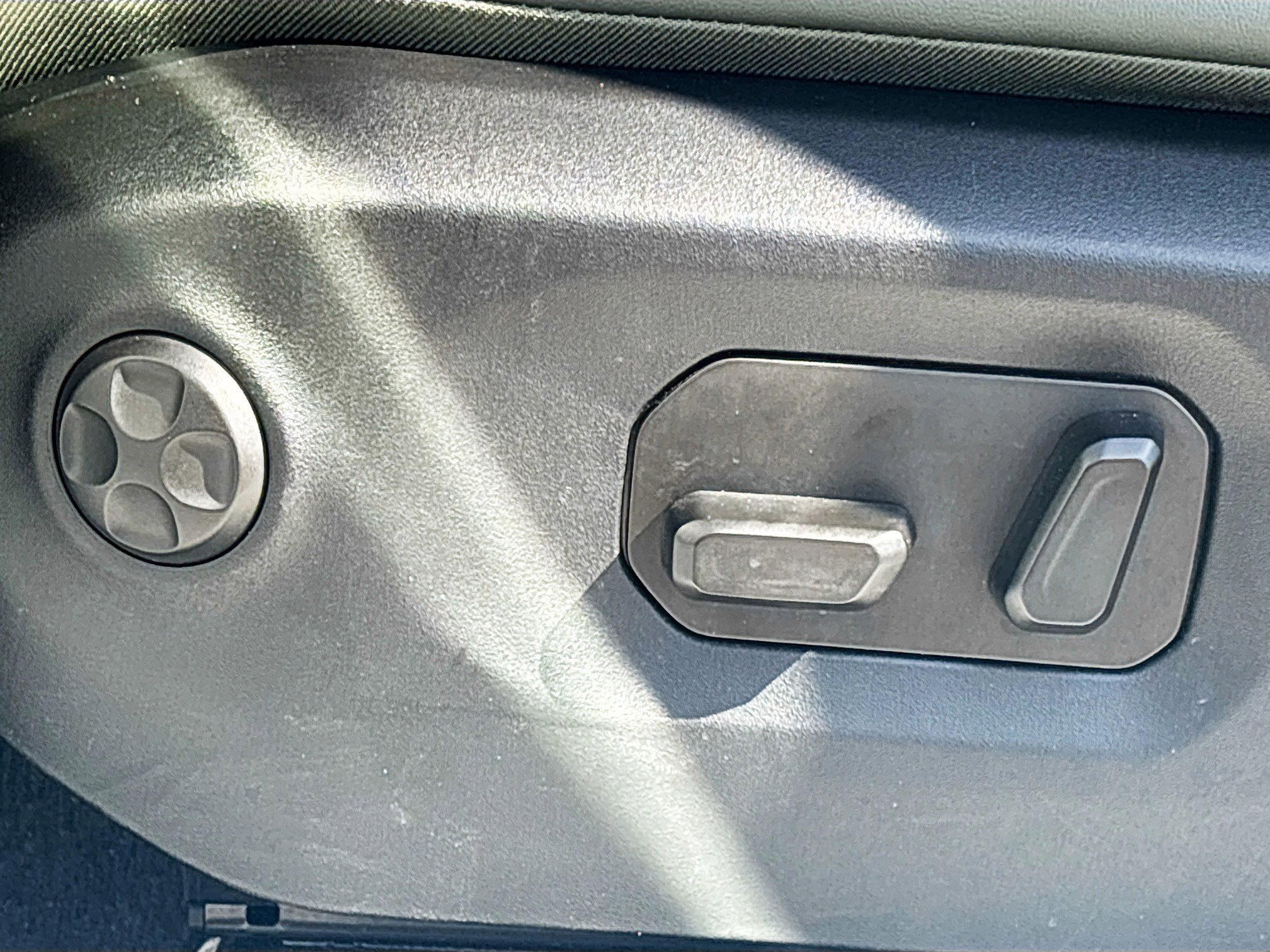 Used 2024 Jeep Wrangler High Altitude AWD/4WD image 24