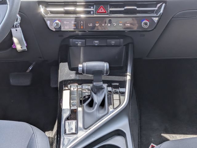 Used 2025 Kia Niro LX FWD image 17
