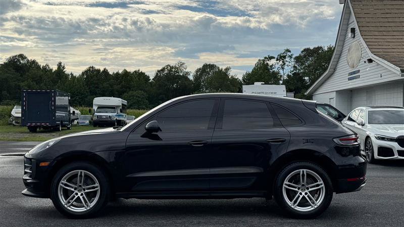 Used 2020 Porsche Macan w/ Premium Package Plus AWD/4WD image 10