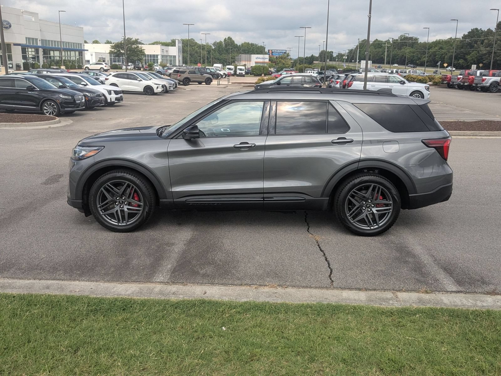 New 2026 Ford Explorer ST w/ Sun And Sound Package AWD/4WD image 6