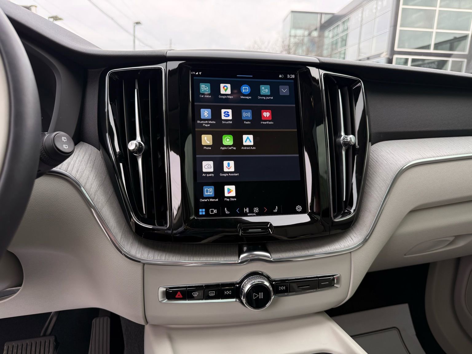 Used 2025 Volvo XC60 T8 Plus w/ Protection Package Premier image 50