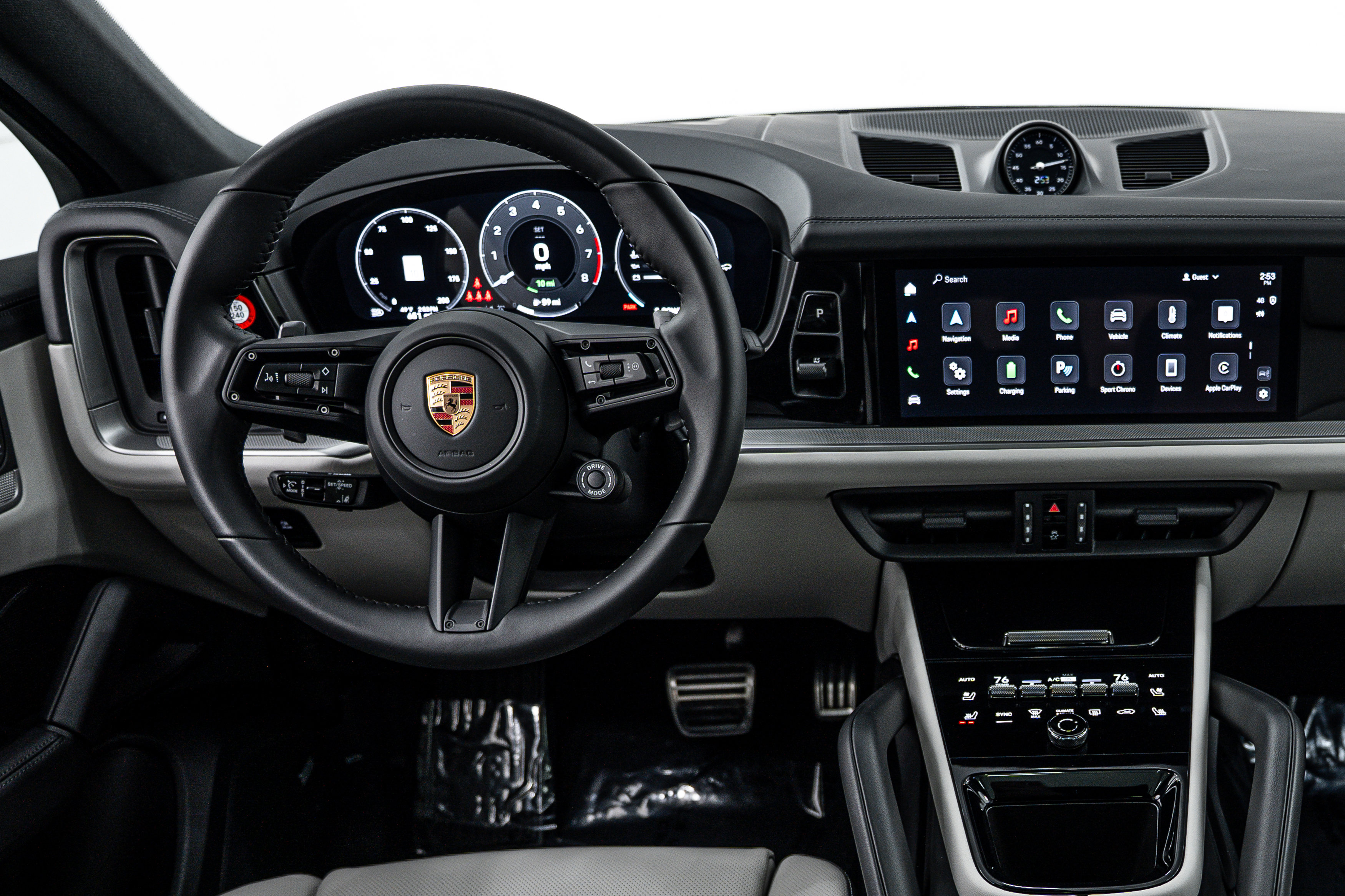 Certified 2025 Porsche Cayenne S image 13