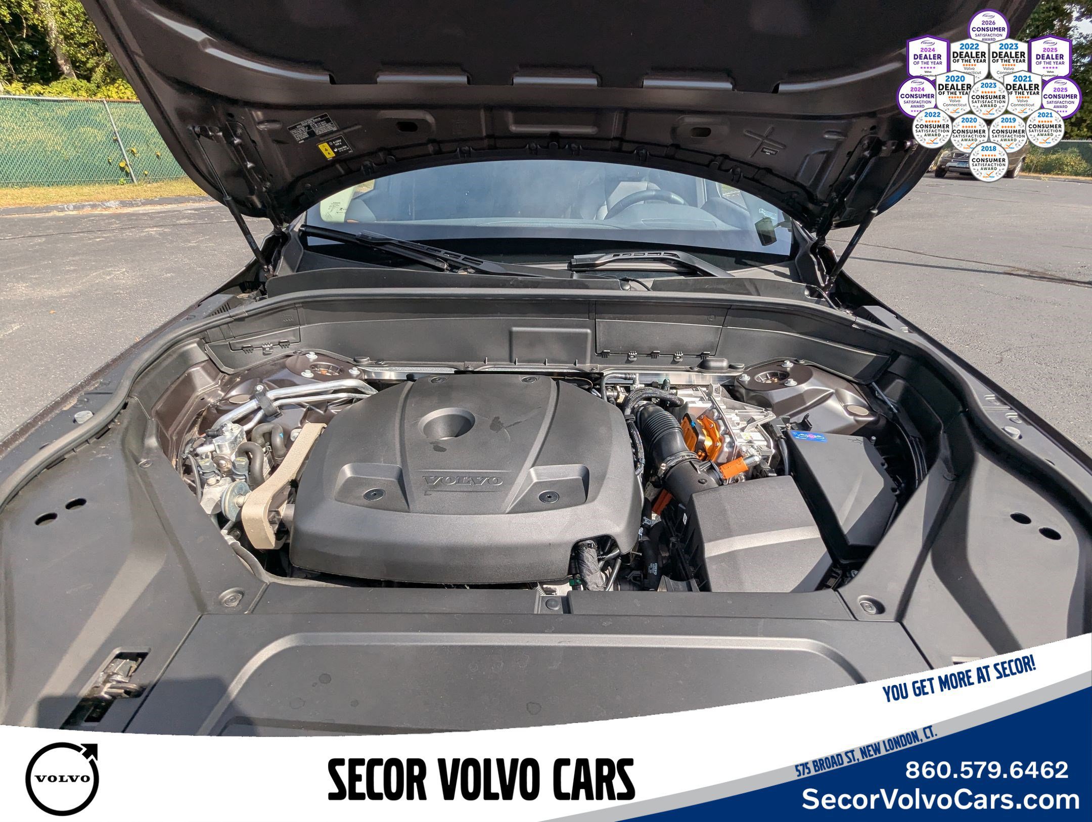 Certified 2024 Volvo XC90 T8 Plus w/ Protection Package Premier image 27