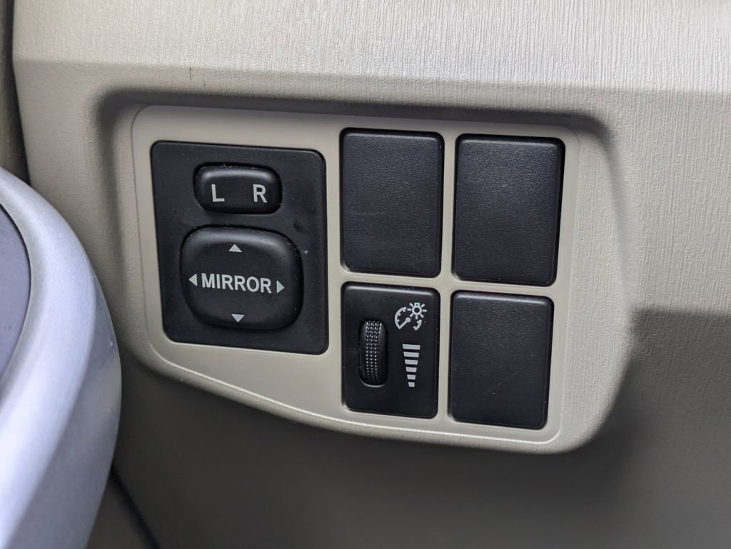 Used 2010 Toyota Prius Two image 31