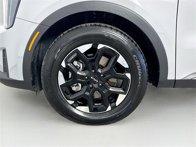 Used 2025 Kia Sorento S image 31